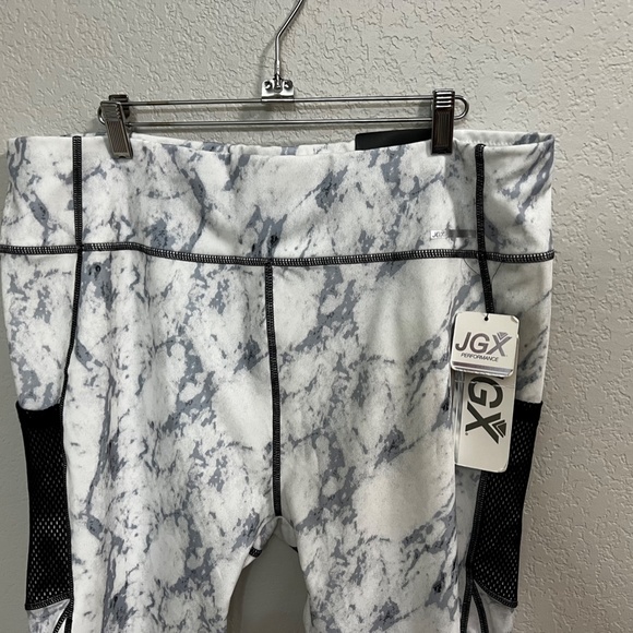 NWT JGX Plus Hi Rise Compression Capris - Picture 2 of 8